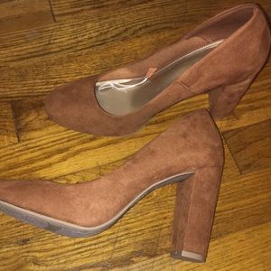 Fioni Block Heel Brown/Tan Suede Heel Pumps Size 9